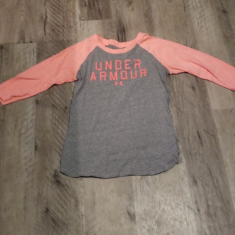 Under Armour top